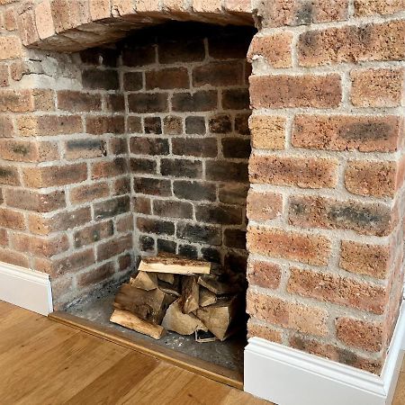 Rabbies School House, 2 Bed Apartment Ayr Town Centre エクステリア 写真