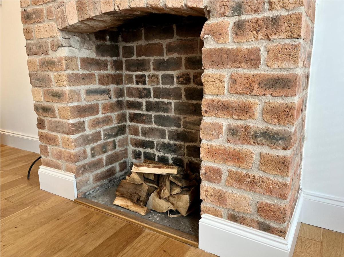 Rabbies School House, 2 Bed Apartment Ayr Town Centre エクステリア 写真